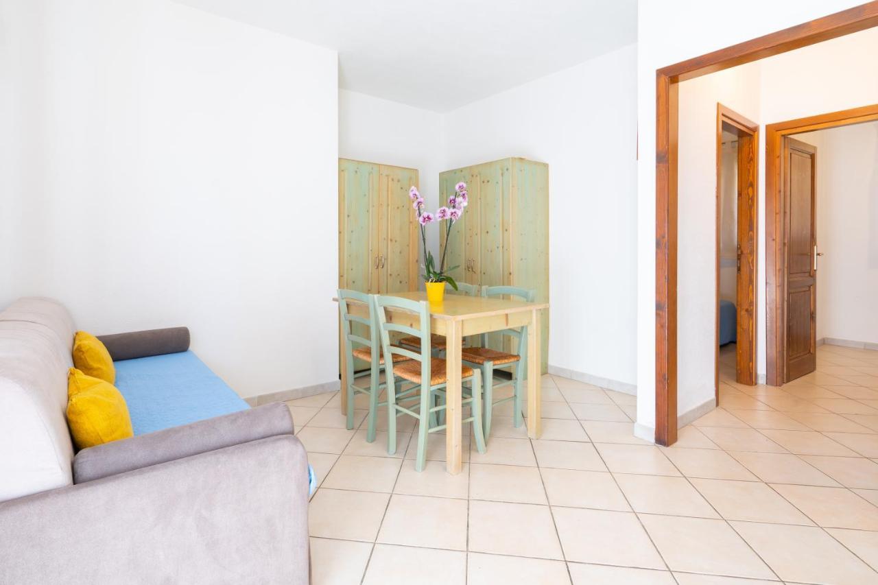 Residence Costa Del Turchese Badesi Extérieur photo