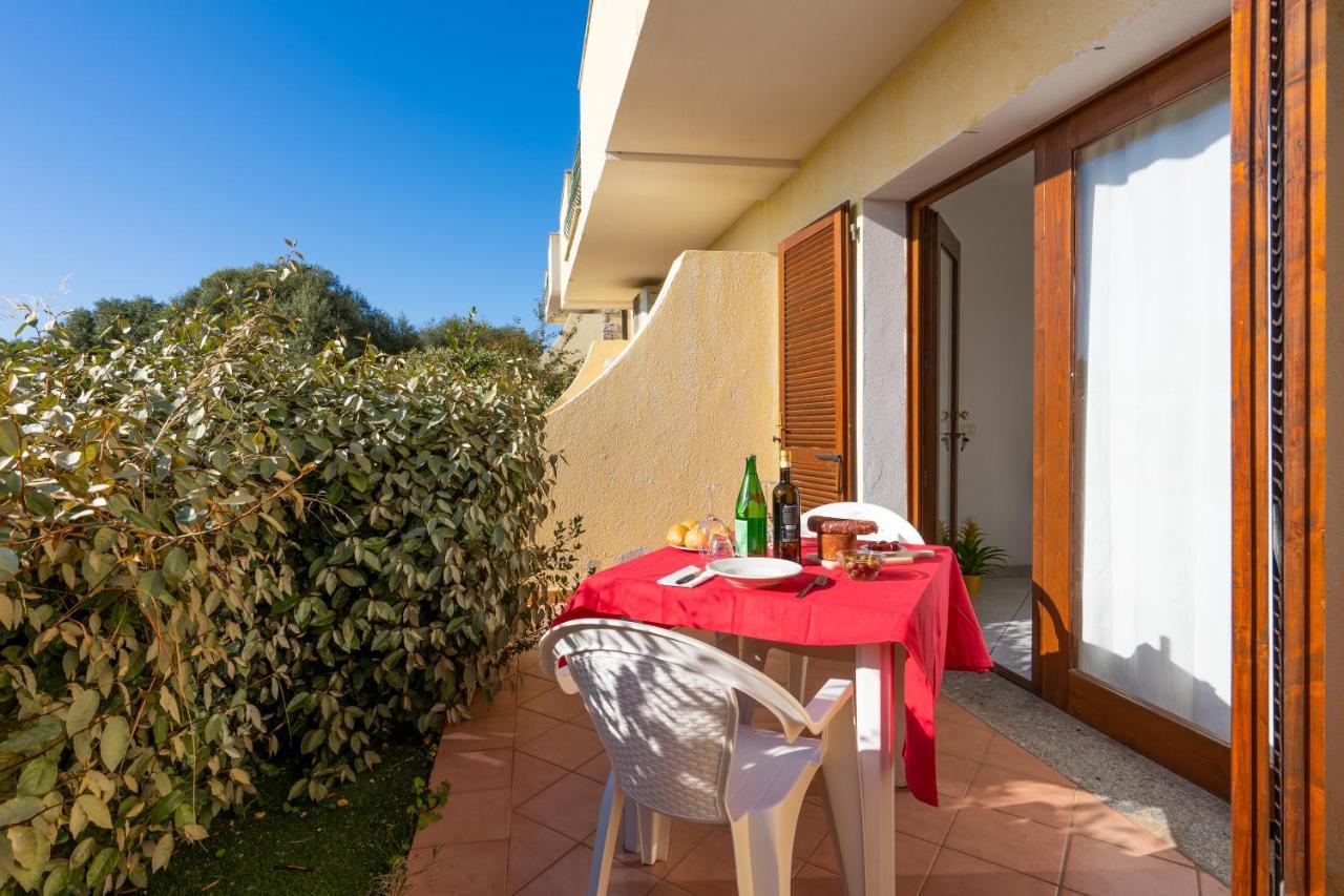 Residence Costa Del Turchese Badesi Extérieur photo