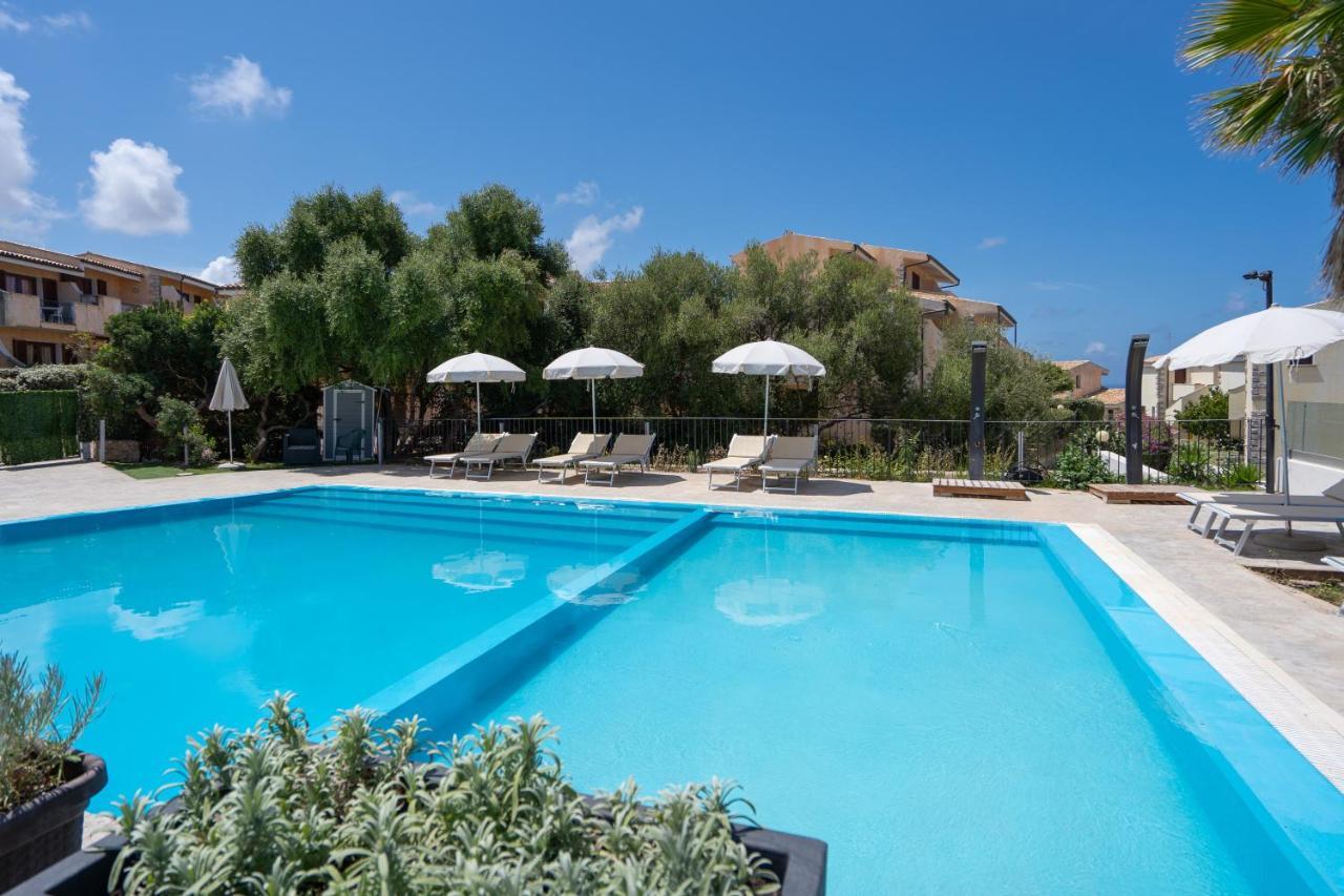 Residence Costa Del Turchese Badesi Extérieur photo