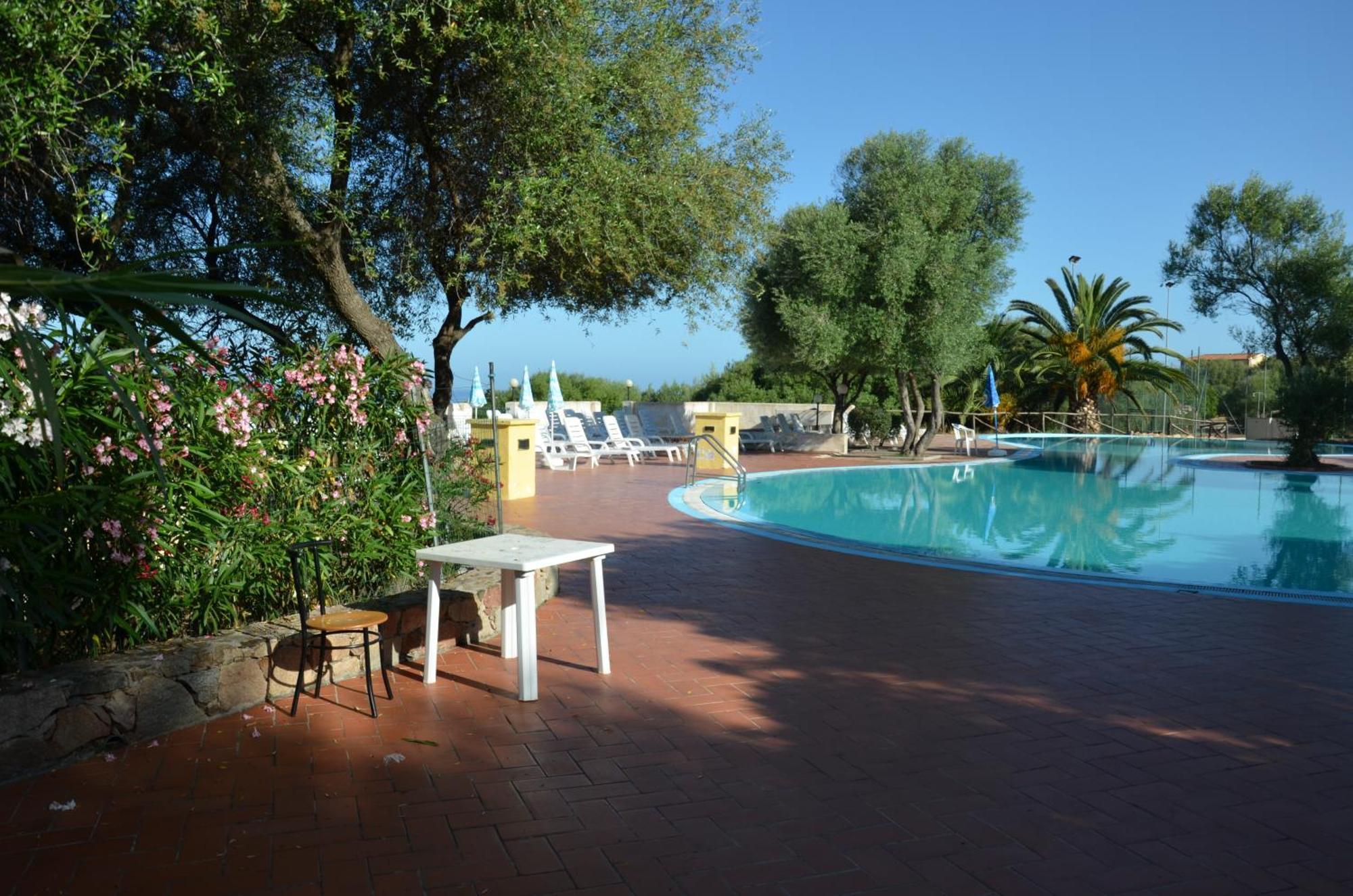 Residence Costa Del Turchese Badesi Extérieur photo
