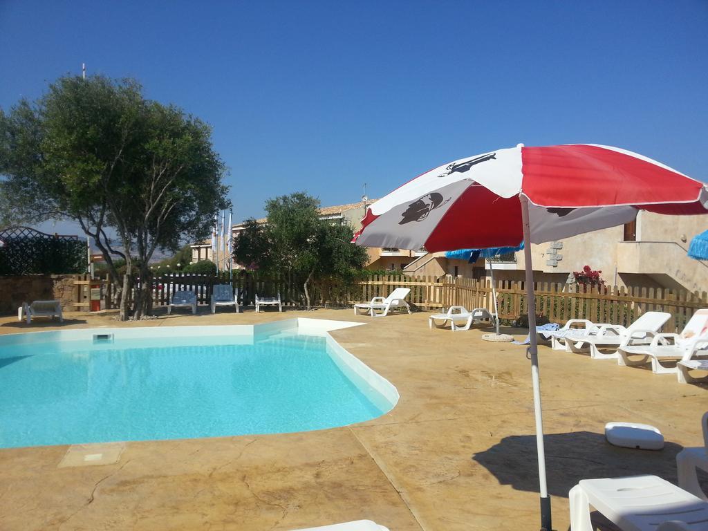 Residence Costa Del Turchese Badesi Extérieur photo